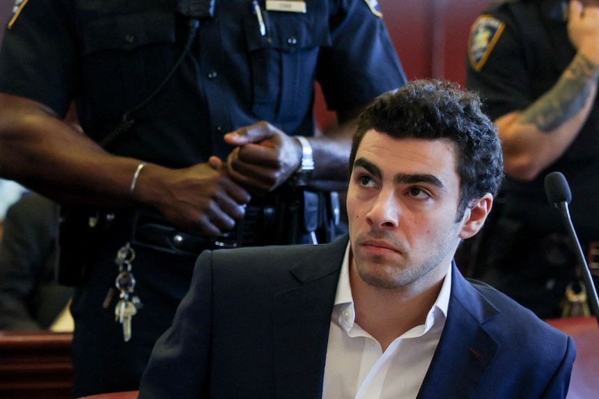 Judge dismisses federal murder charge against Luigi Mangione (death penalty bid blocked)